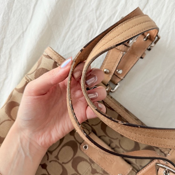 Vintage Coach Hamptons Signature Canvas Tote - Picture 9 of 9